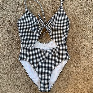 COPY - ☘️Juicy Couture Gingham one piece swimsuit
